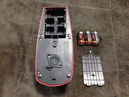 アルカリ単2電池×3本使いますが、別売りなので用意をしておきましょう。