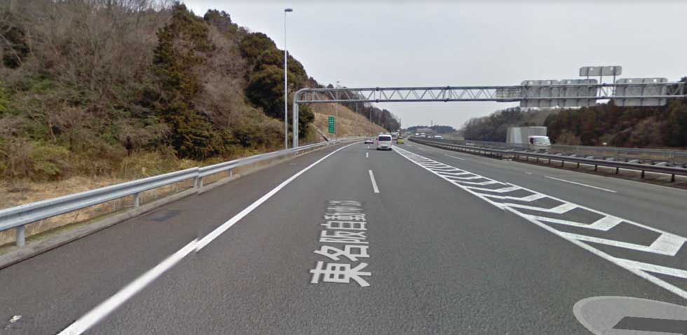 亀山JCTを左に曲がっていくと東名阪自動車道と合流していきます