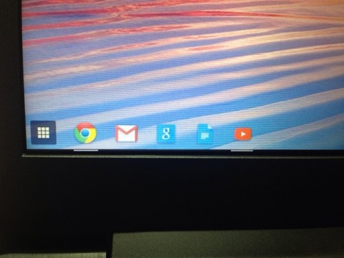 液晶の左下にアプリランチャーがあります。