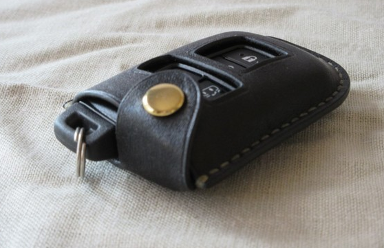 シエンタのスマートキーケースボタン