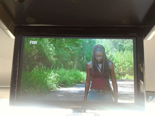 後席モニターでdTVが映るか?