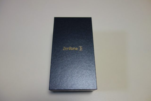 ZenFone 3 (ZE520KL)を開封！