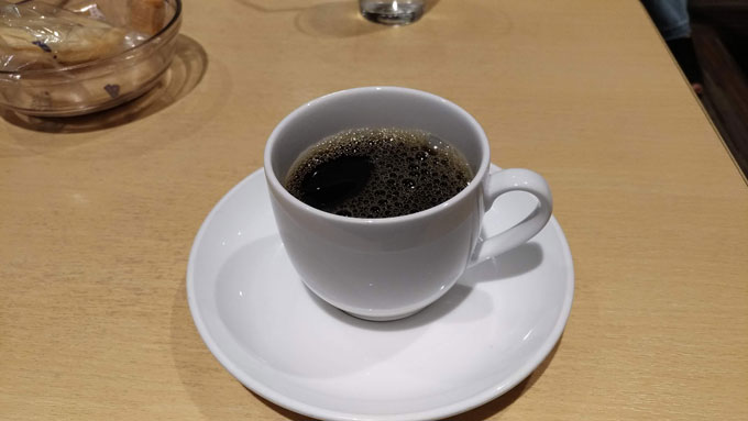 イオンモール日の出のラウンジのホットコーヒー